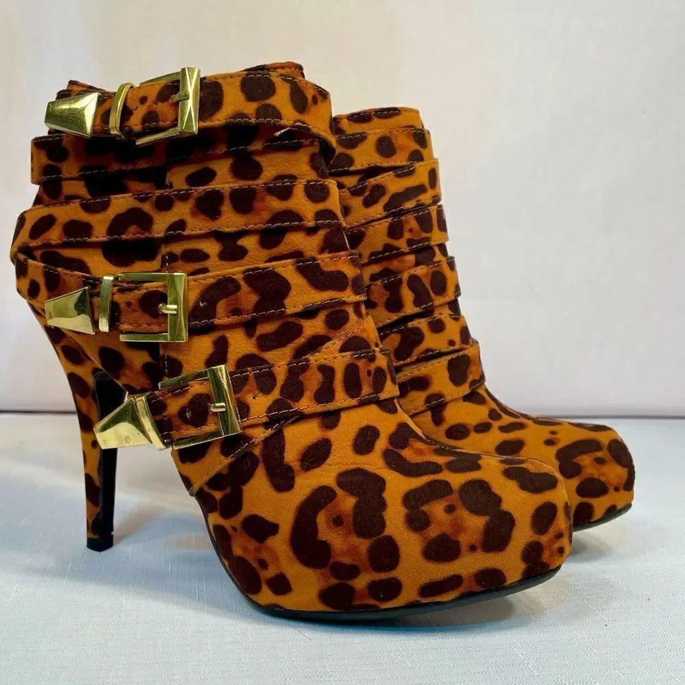 CHEETAH ANKLE BOOTIE w INSIDE ZIPPER 4.5” HEELS SIZE 8 NEW by CHARLOTTE RUSSE - Picture 4 of 9